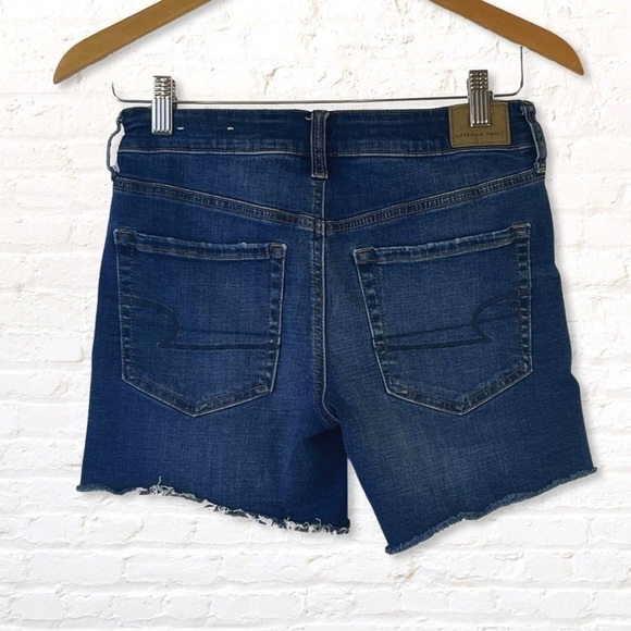 AMERICAN Eagle Super Stretch Cutoff Midi Denim Shorts Size 4 Mid Rise - Picture 2 of 10